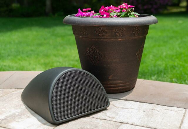 Allow us to re-introduce, Contour- the sleek, powerful outdoor speaker that fits in with any environment! Whether you're lounging poolside or hosting a cookout on your patio, Contour is designed to make your music sound great in any landscape or hardscape. Click the link in our bio to learn more!